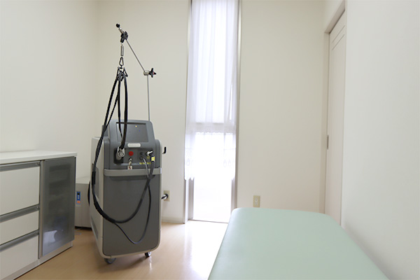 レーザー治療施術室